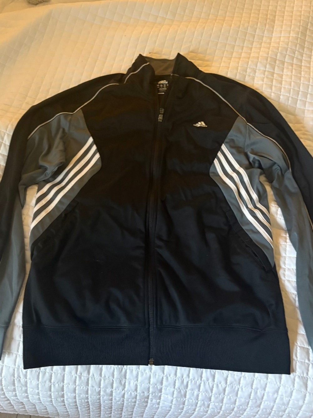 Men’s Adidas zipper jacket size large